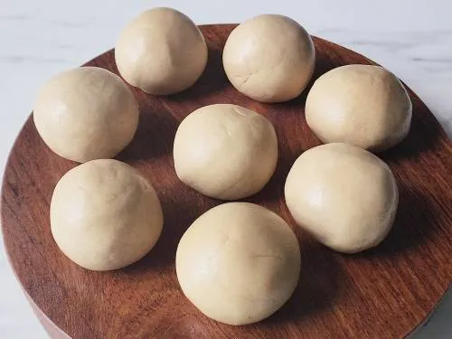 dough balls ready to be rolled