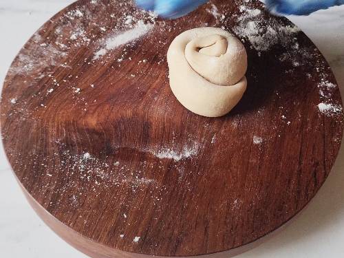 coiled up dough to make paratha
