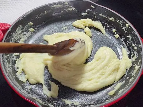 gooey khoya in a pan