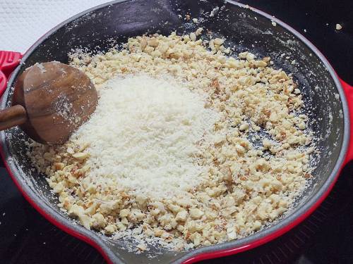 roasting coconut, nuts and semolina for gujiya filling