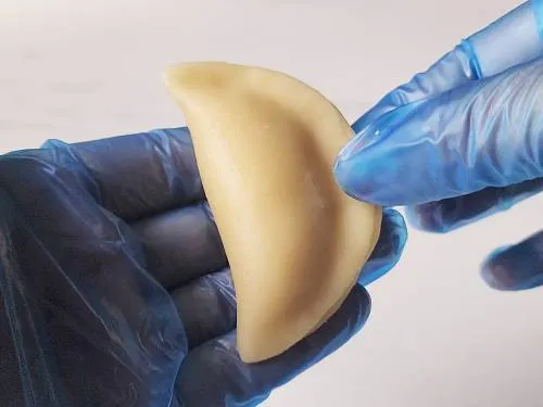 shaping the gujiya with fingers