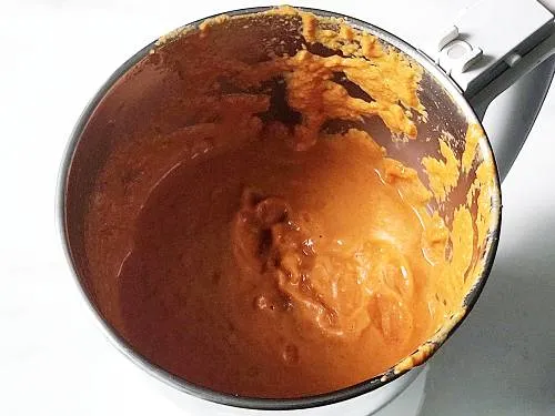 onion tomato masala in a pot