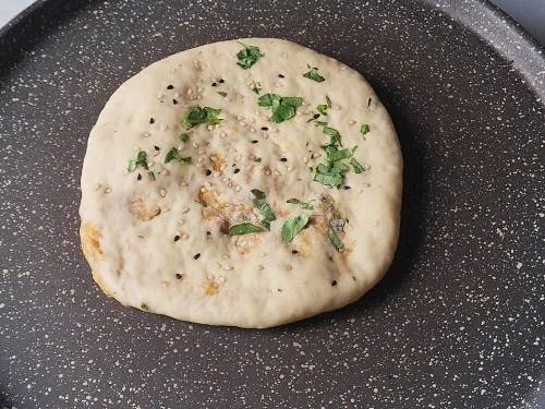 bubbles on the stuffed kulchas