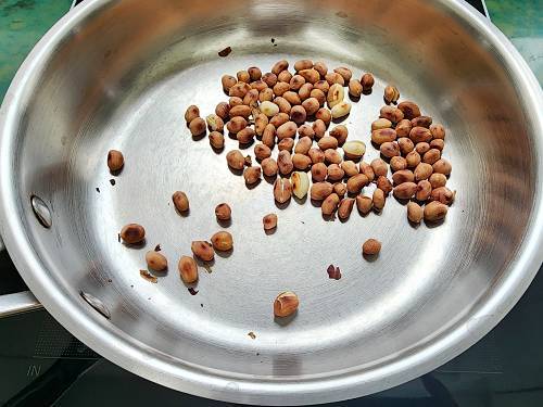 roasting peanuts