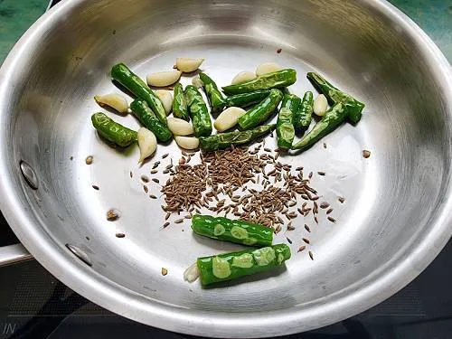 roasting cumin seeds