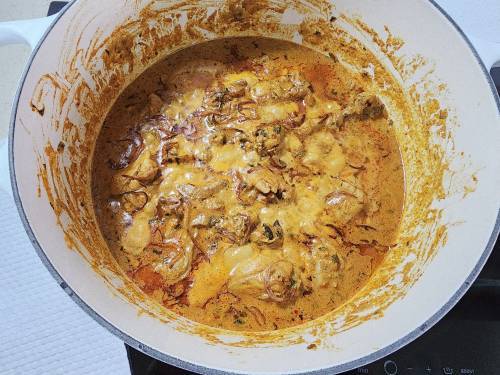 dum ka murgh cooked in a dutch oven