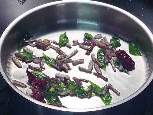 Tempering with spices and caramelizing onions