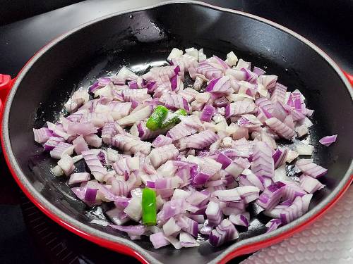 ghee sautee onions in a pan