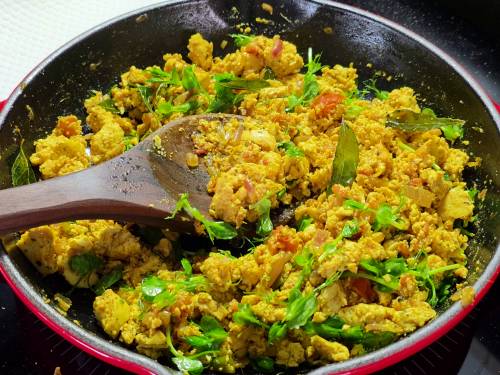 prepared tofu bhurji in a pan